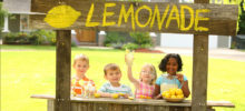 Kids with lemonade stand